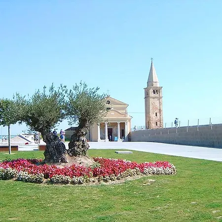 Riviera Hotel