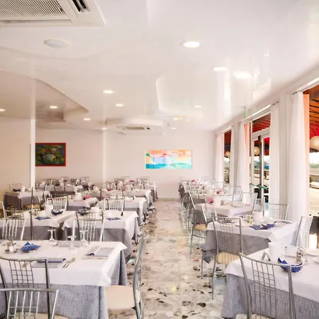 Riviera Hotel